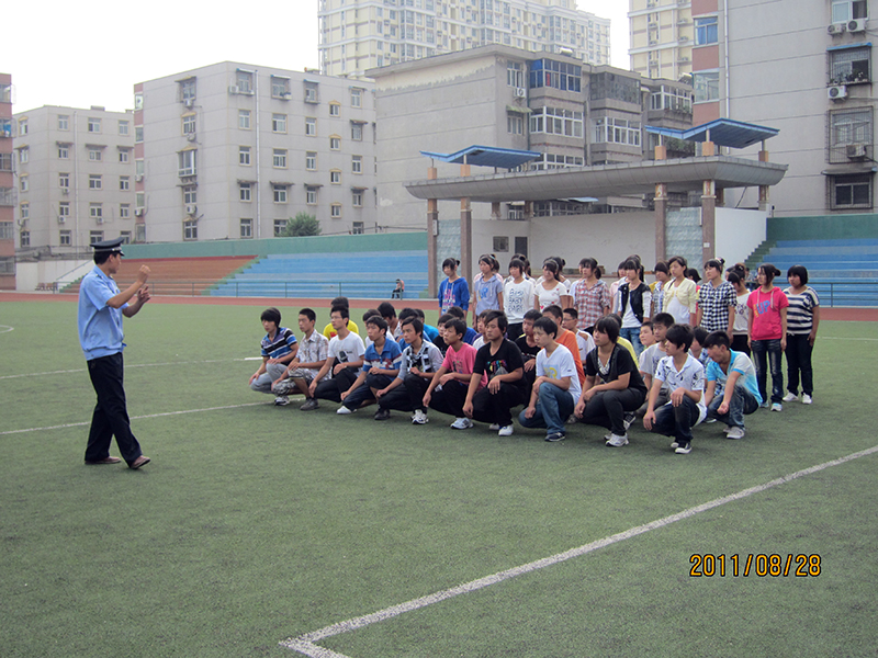 学生军训